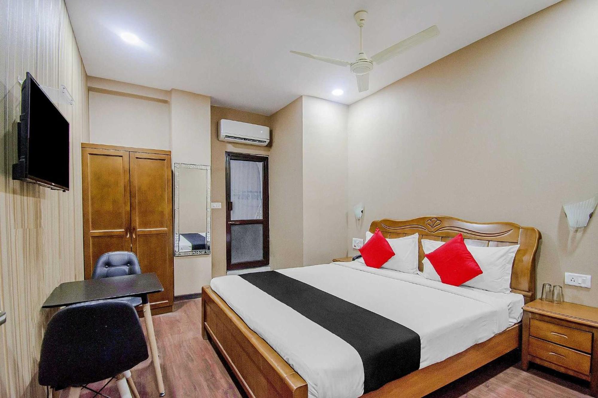 Collection O Mg Guest House كولكاتا المظهر الخارجي الصورة